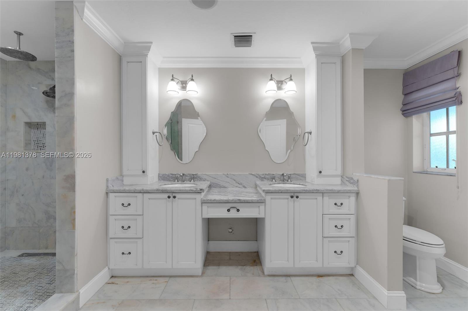 10721 Southwest 124th Street Miami, FL 33176 - Photo 23 of 40 Master Bathroom