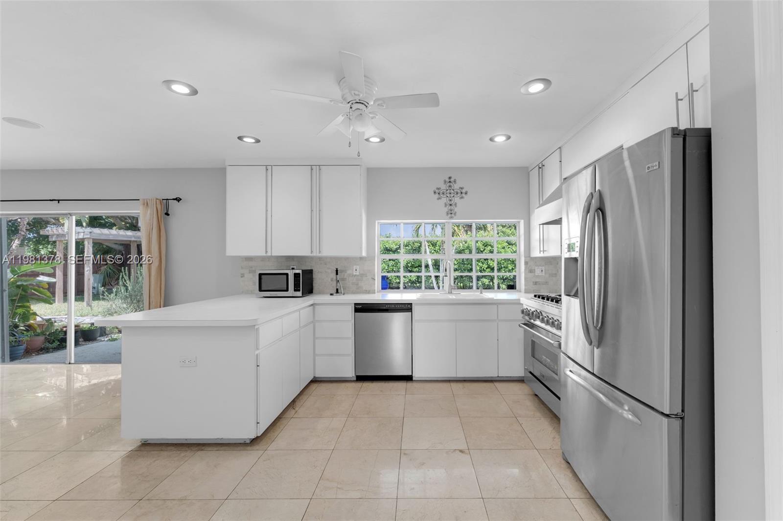 10721 Southwest 124th Street Miami, FL 33176 - Photo 8 of 40