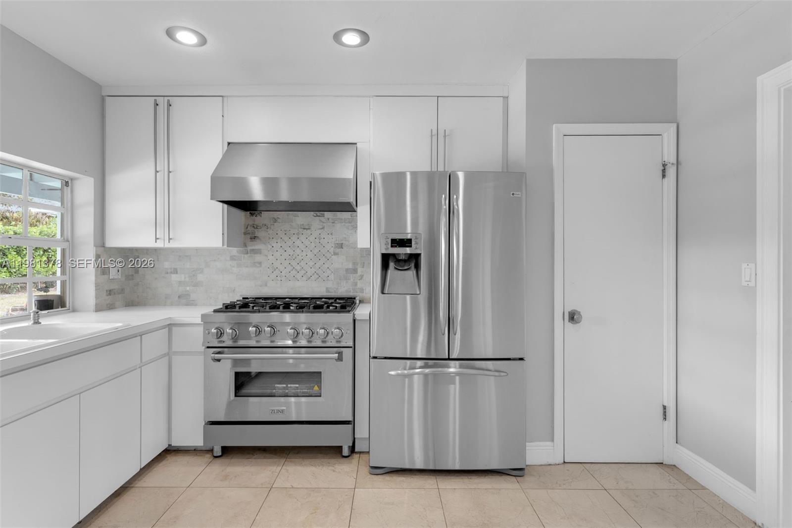 10721 Southwest 124th Street Miami, FL 33176 - Photo 9 of 40