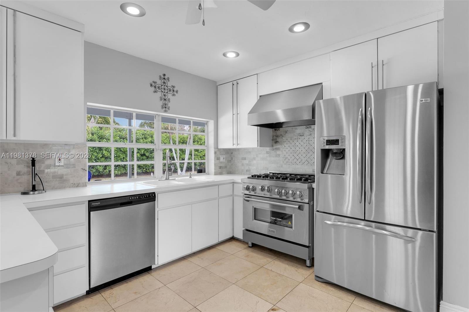 10721 Southwest 124th Street Miami, FL 33176 - Photo 10 of 40
