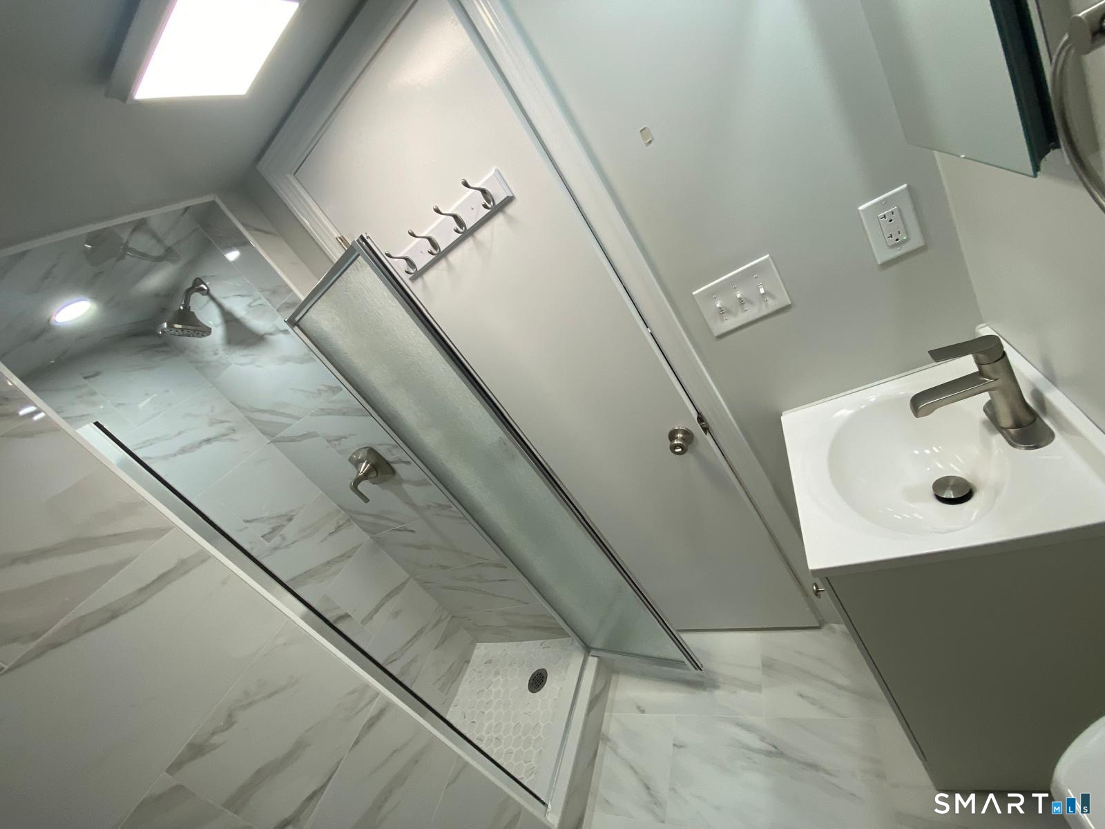 95 Marcel Street Bridgeport, CT 06606 - Photo 16 of 25