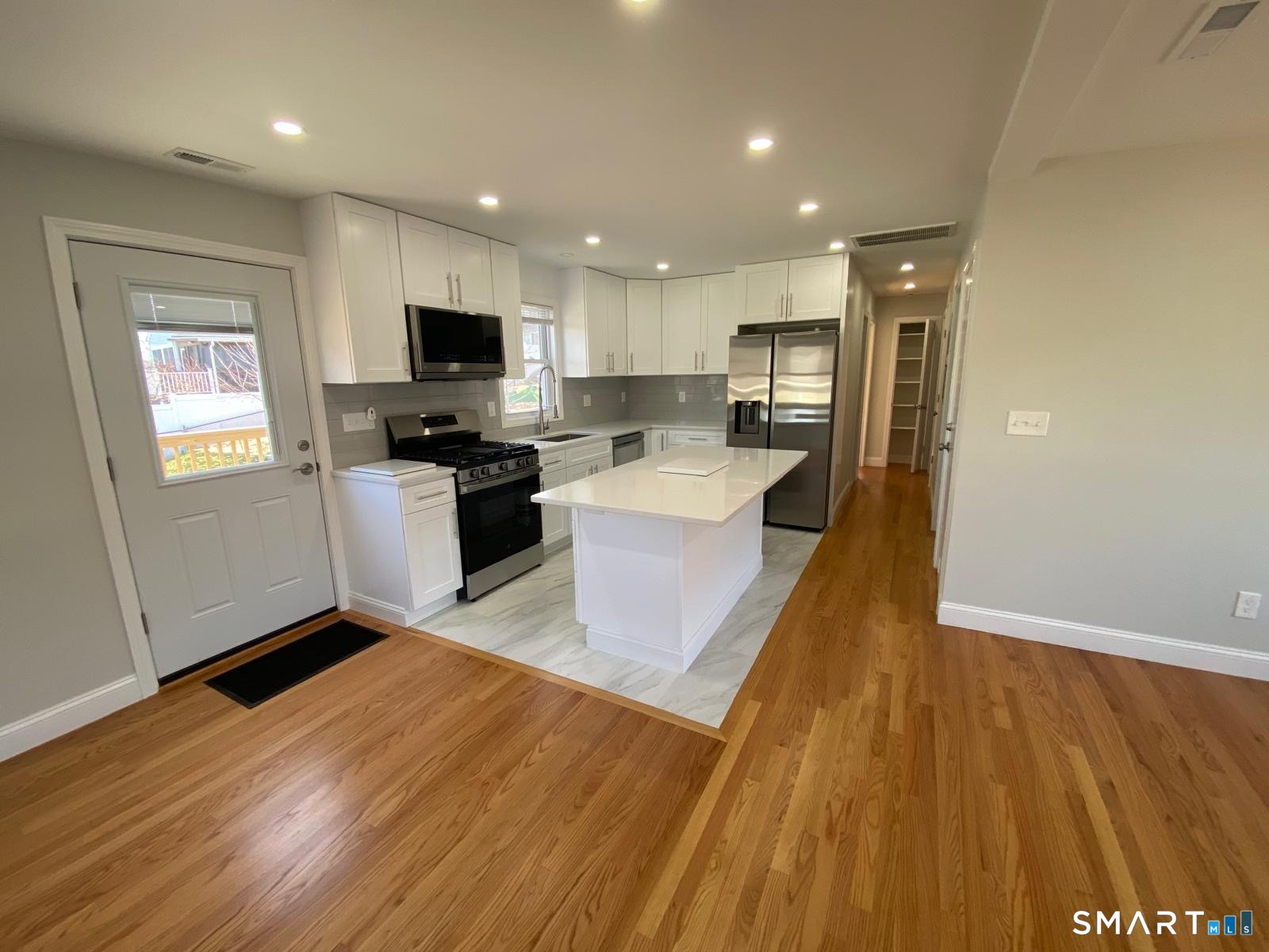 95 Marcel Street Bridgeport, CT 06606 - Photo 5 of 25