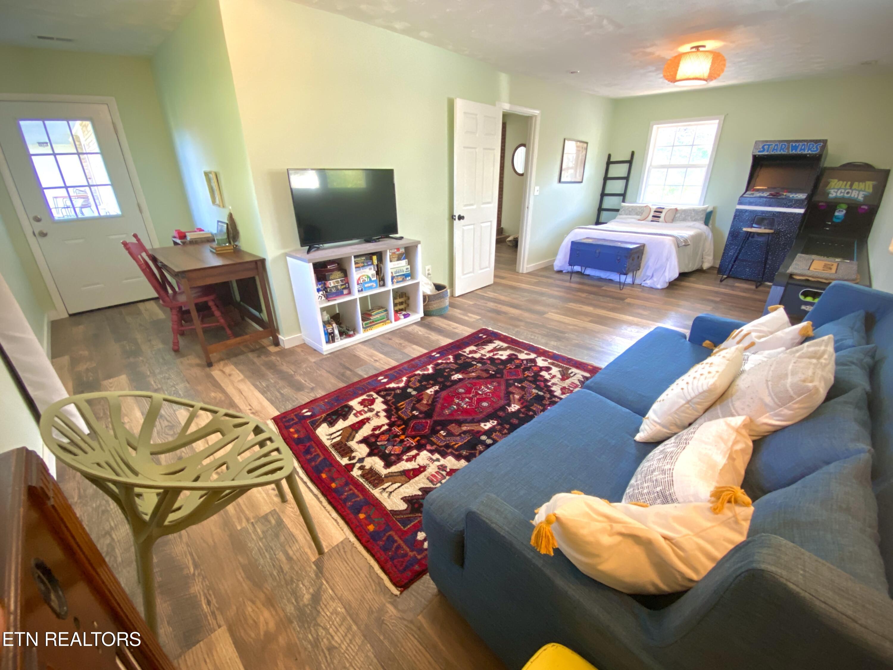 187 Oxford Circle Harrogate, TN 37752 - Photo 13 of 25 8