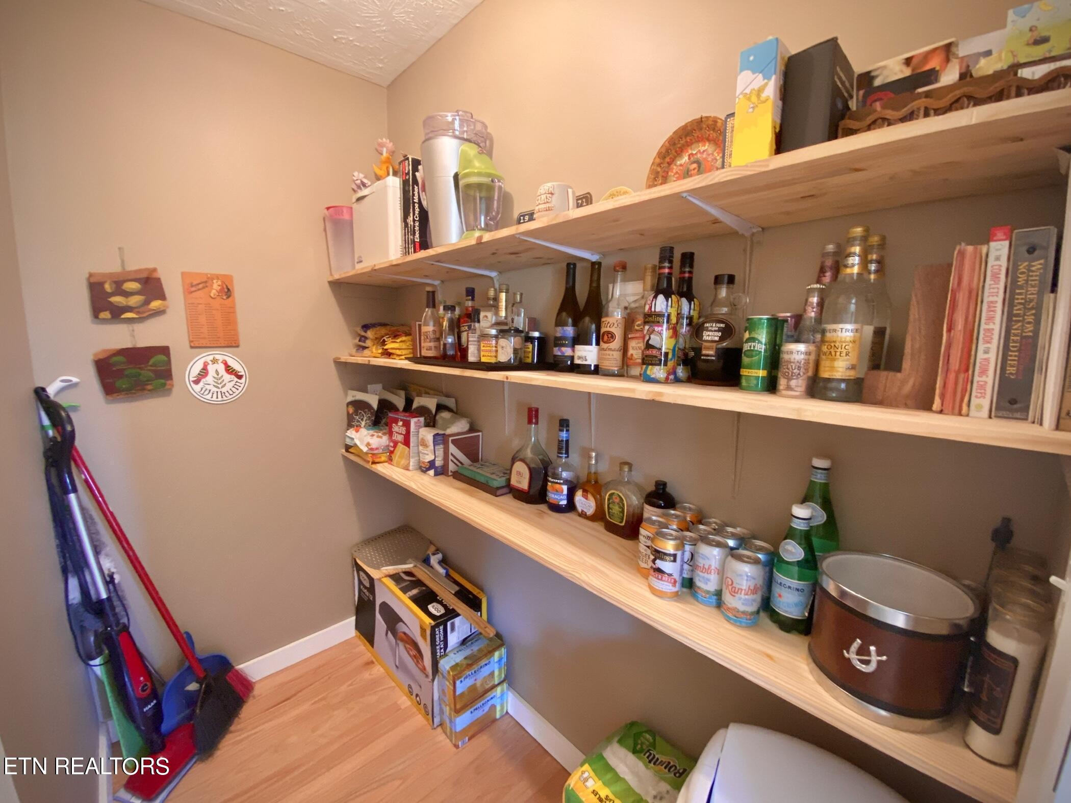 187 Oxford Circle Harrogate, TN 37752 - Photo 9 of 25 4