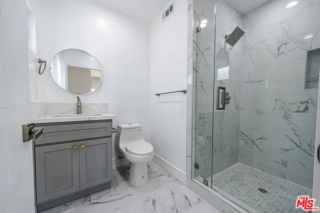 $4,926 | 2055 1/2 South Garth Avenue, Los Angeles, CA 90034