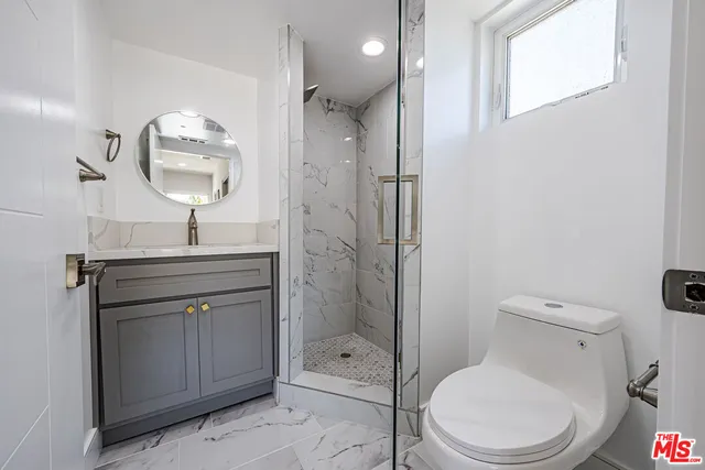 $4,926 | 2055 1/2 South Garth Avenue, Los Angeles, CA 90034