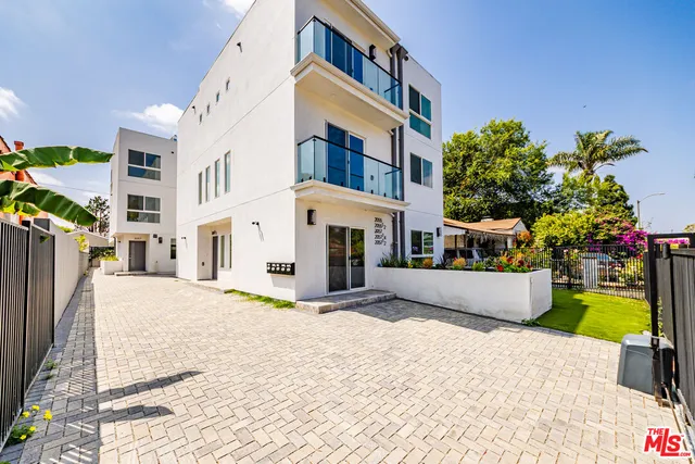 $4,926 | 2055 1/2 South Garth Avenue, Los Angeles, CA 90034