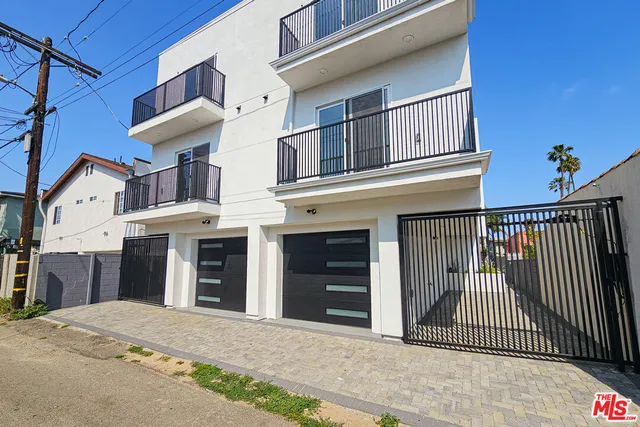 $4,926 | 2055 1/2 South Garth Avenue, Los Angeles, CA 90034