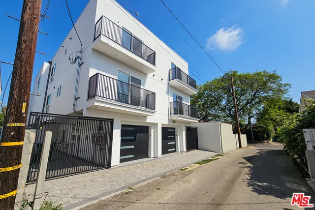 $4,926 | 2055 1/2 South Garth Avenue, Los Angeles, CA 90034