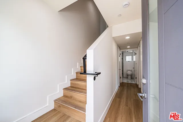 $4,926 | 2055 1/2 South Garth Avenue, Los Angeles, CA 90034