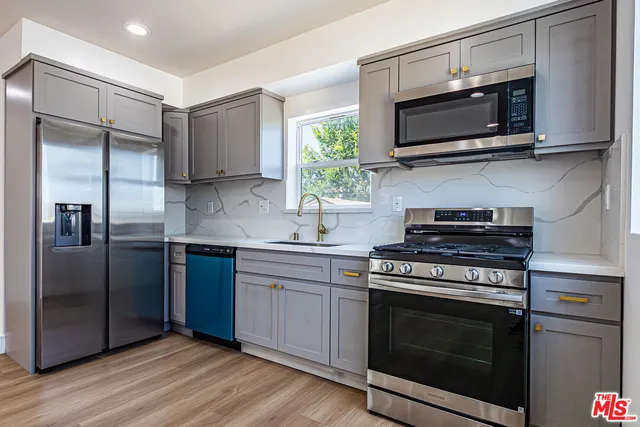 $4,926 | 2055 1/2 South Garth Avenue, Los Angeles, CA 90034