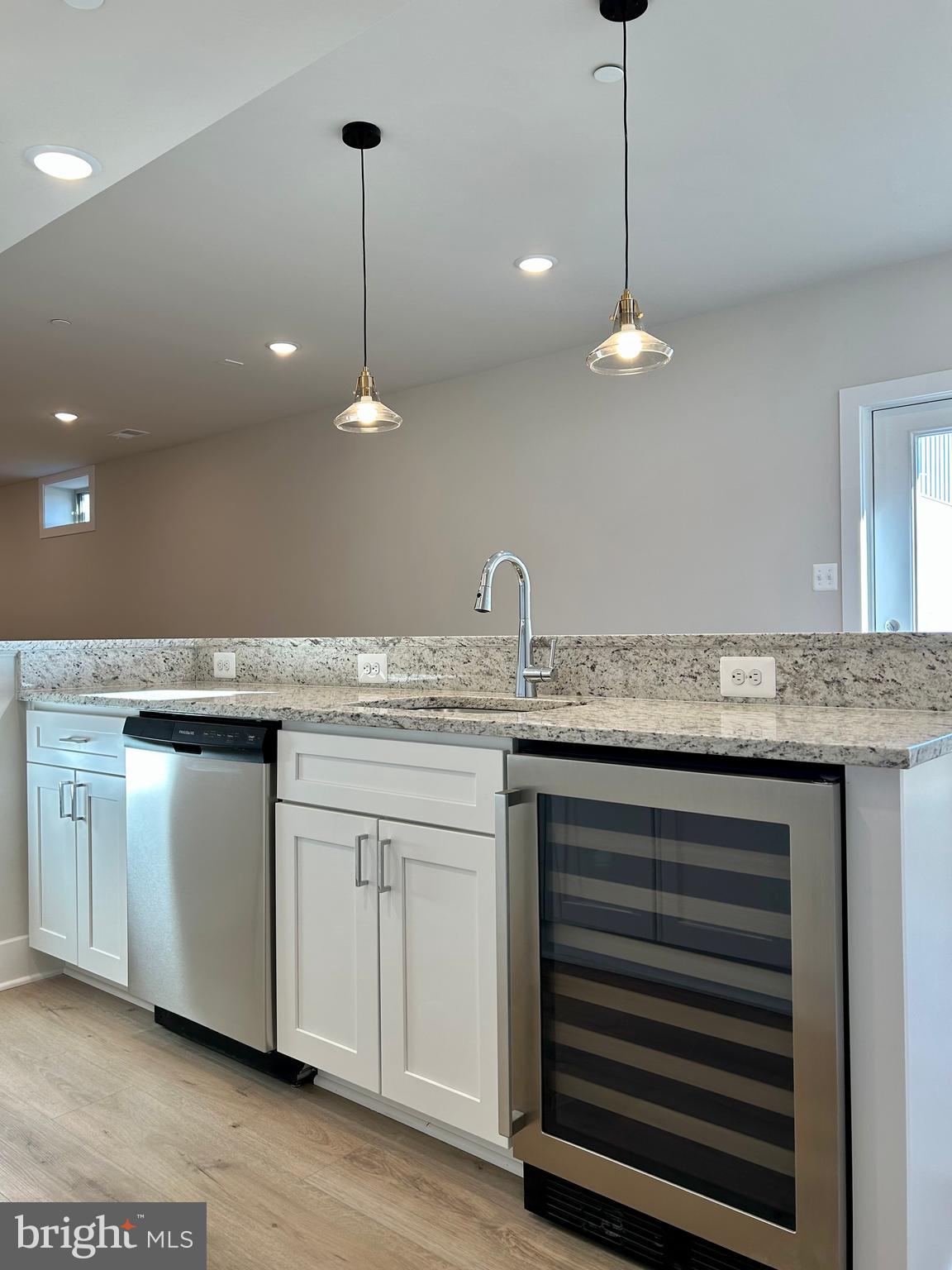 2104 Quebec School Road Middletown, MD 21769 - Photo 25 of 32 GRANITE BAR TOPS WITH DISHWASHER AND WINE CHILLER