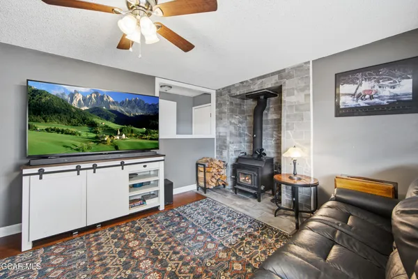 $594,999 | 2001 Kinsey Avenue, Kremmling, CO 80459