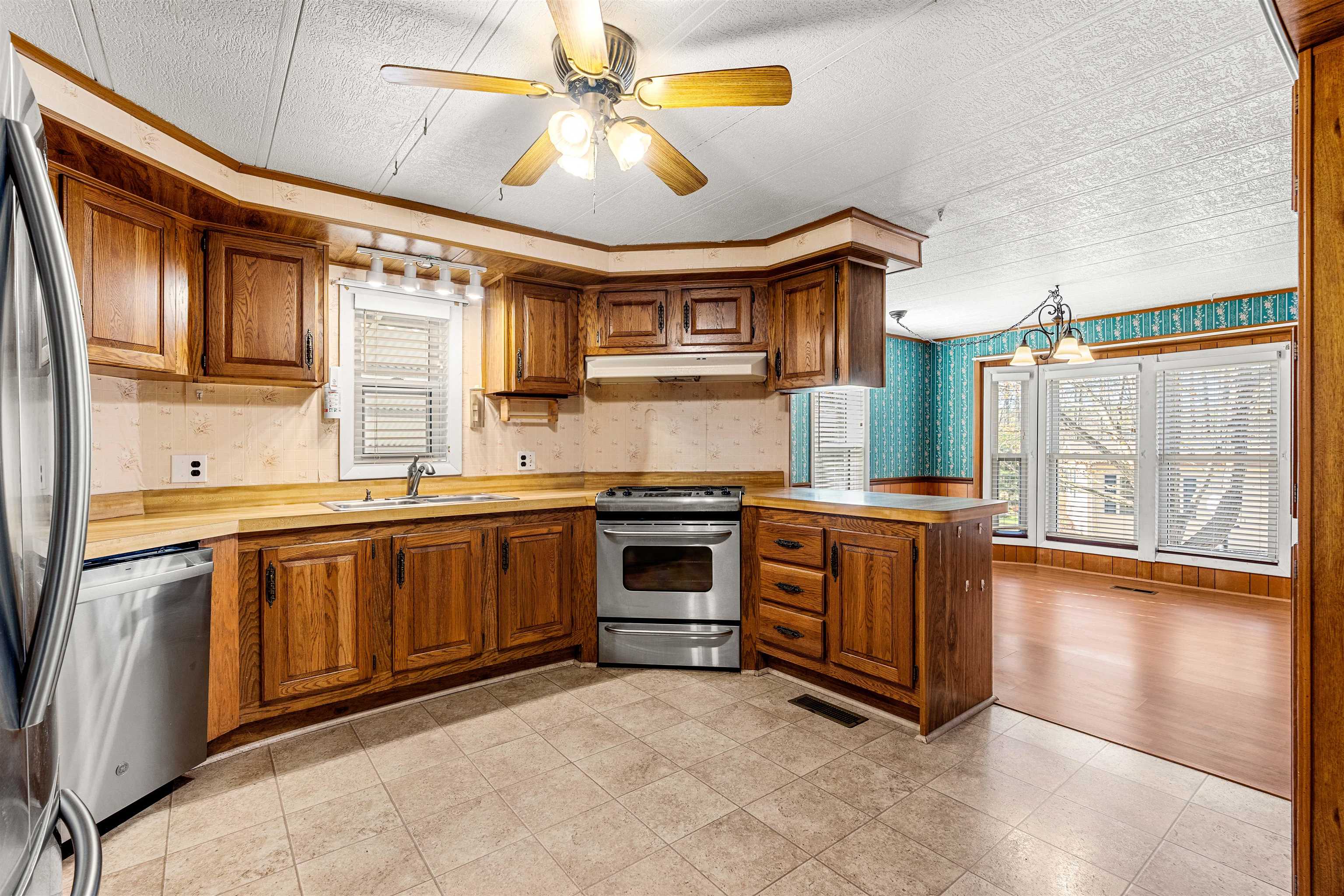 19 Kelly Court Goffstown, NH 03045 - Photo 13 of 41