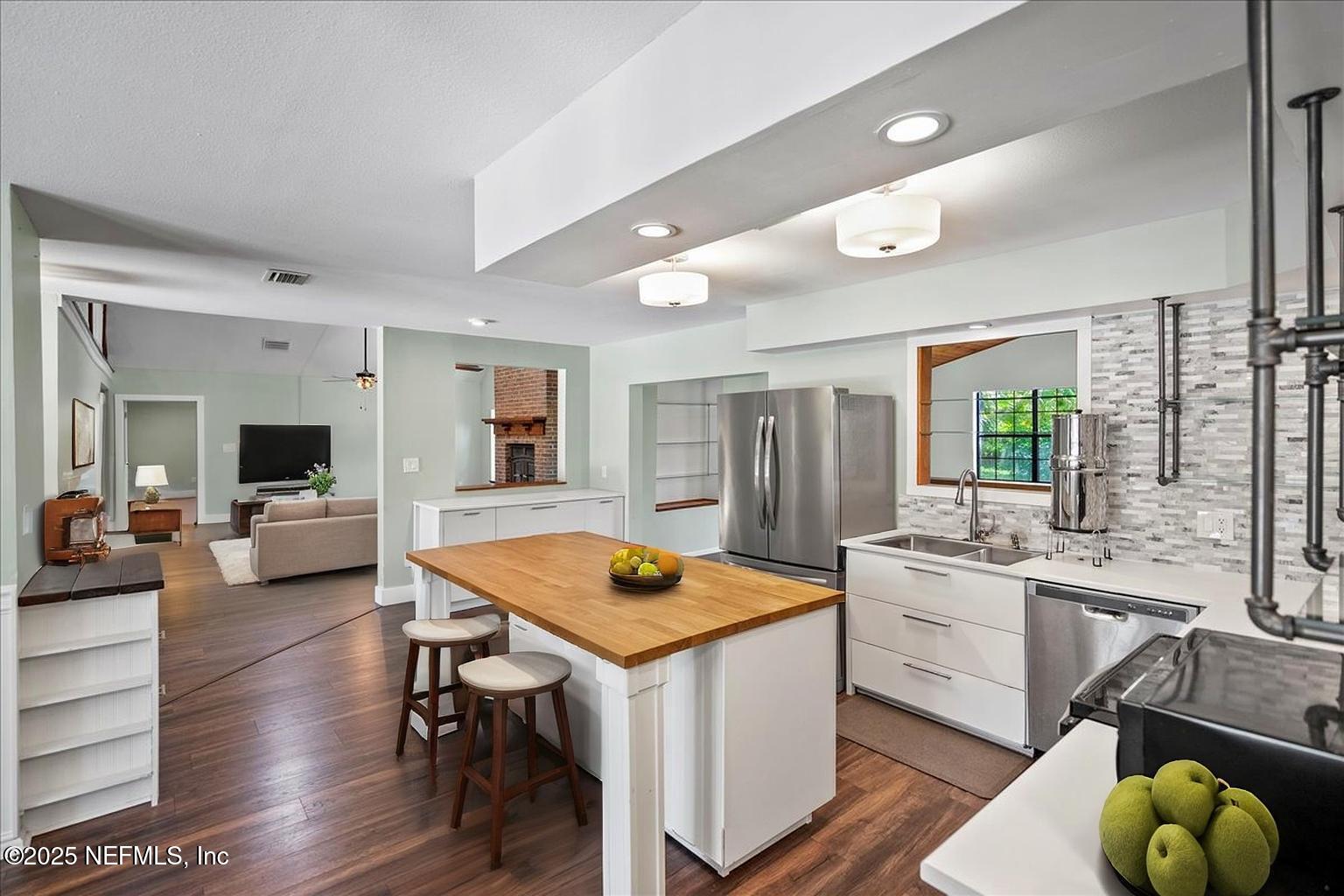 Virtual Staging Cloud - Degrove-Kitchen.