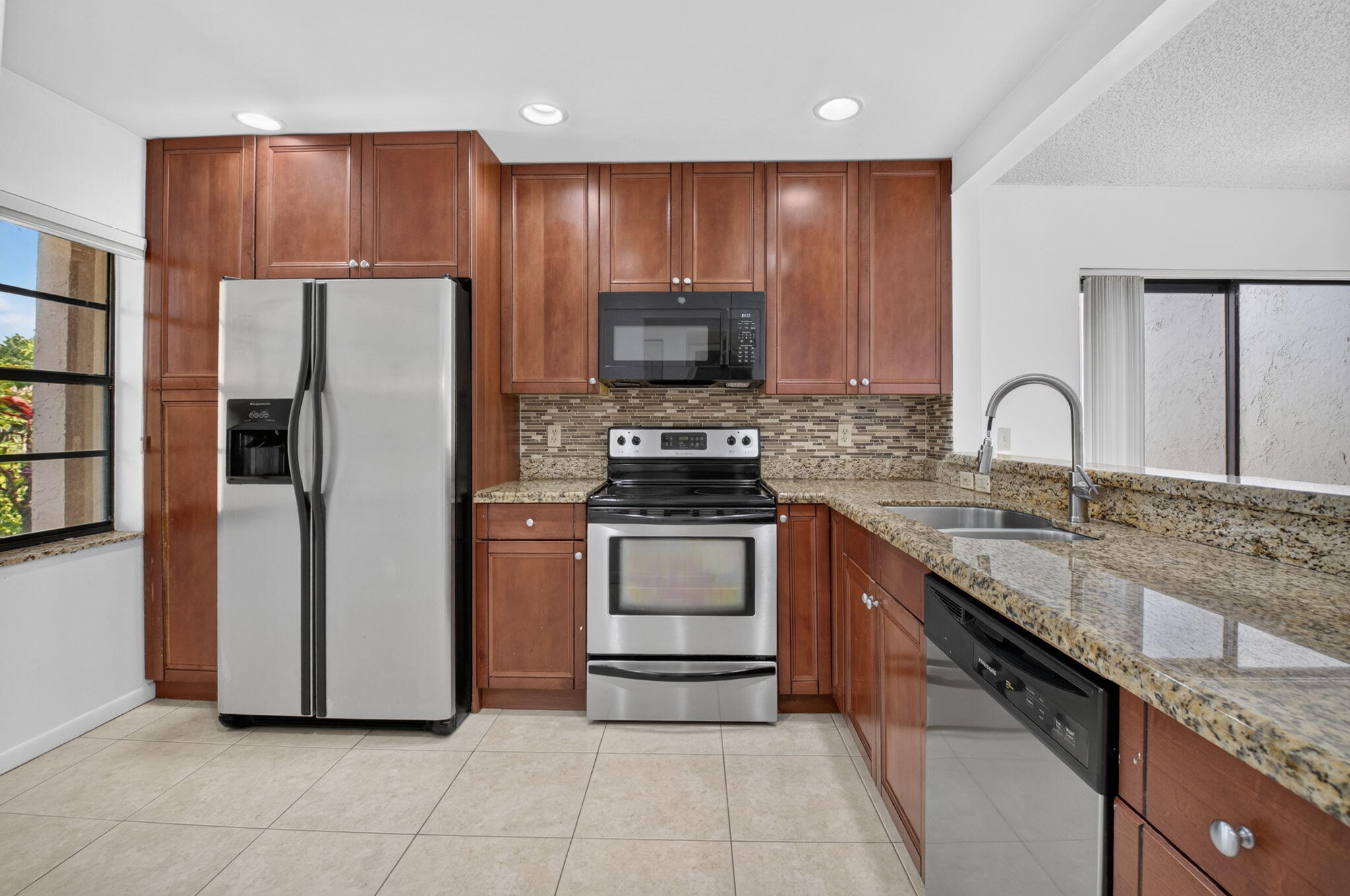 9264 Vista Del Lago, Unit A Boca Raton, FL 33428 - Photo 5 of 48 Kitchen