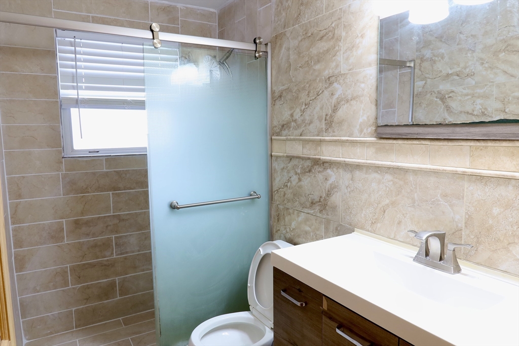 31 Mohawk Road Burlington, MA 01803 - Photo 15 of 25