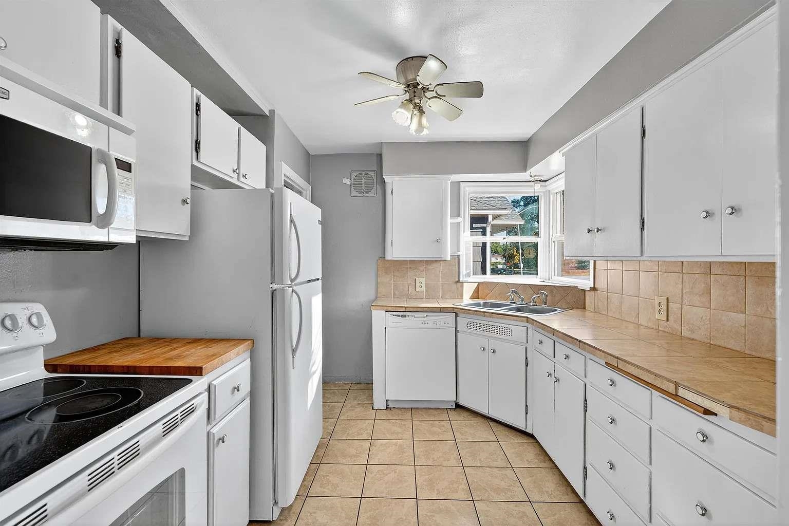 5609 North Monroe Street Spokane, WA 99205 - Photo 5 of 15