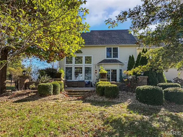 $725,000 | 2787 Stone Crest Drive, Washington, MO 63090