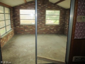 1965 Palmyra Road Southwest Warren, OH 44485 - Photo 4 of 22