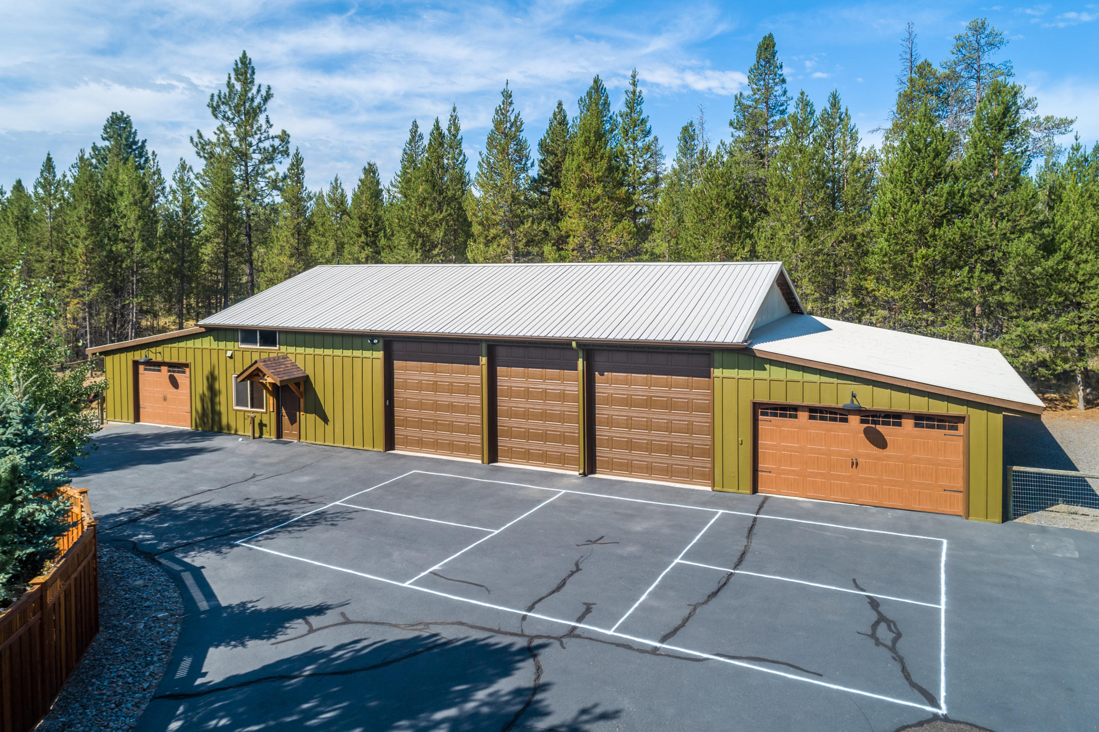 54995 Tamarack Road Bend, OR 97707 - Photo 3 of 45 3