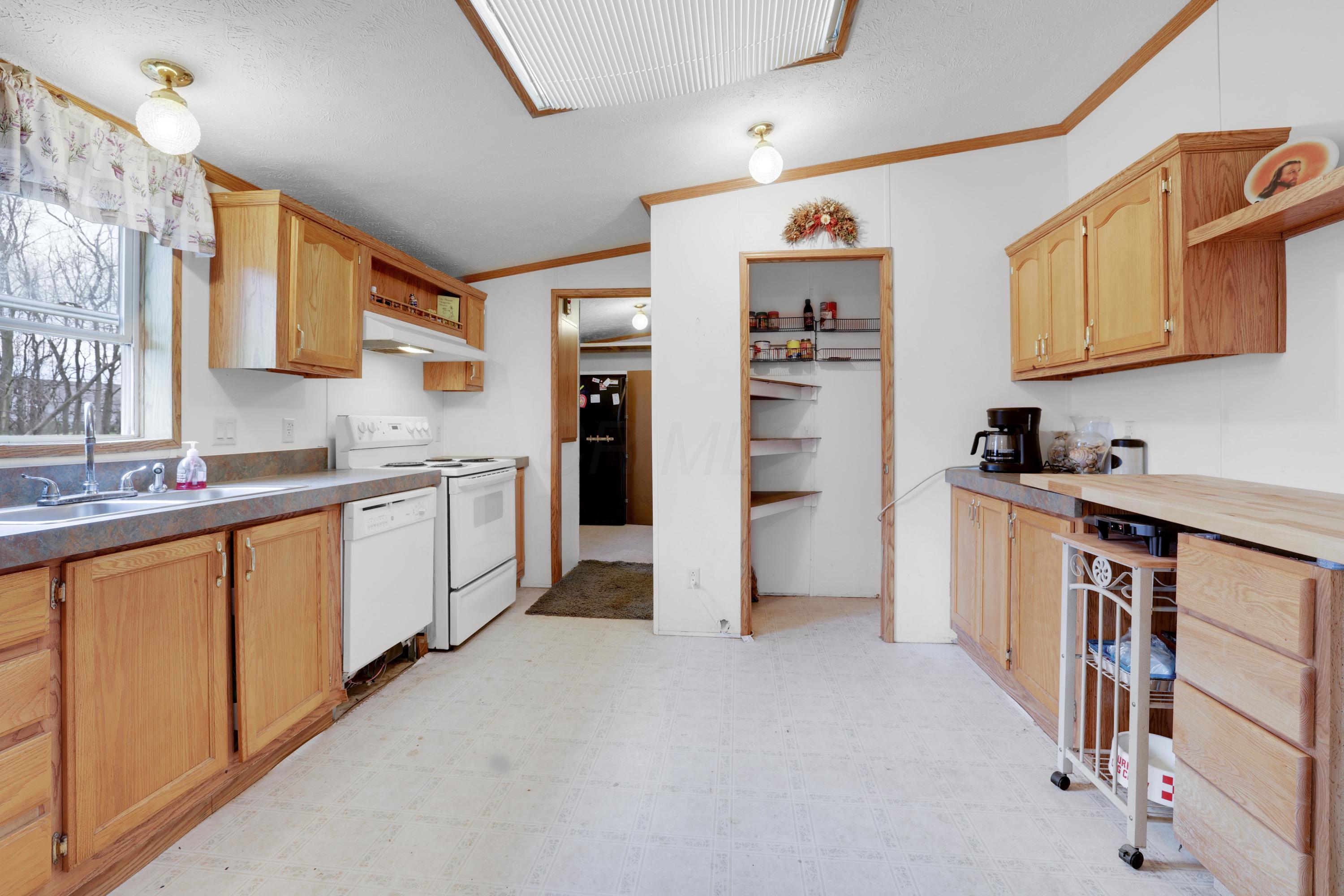 11211 Milnor Road Pickerington, OH 43147 - Photo 6 of 34 Gallery Image 6