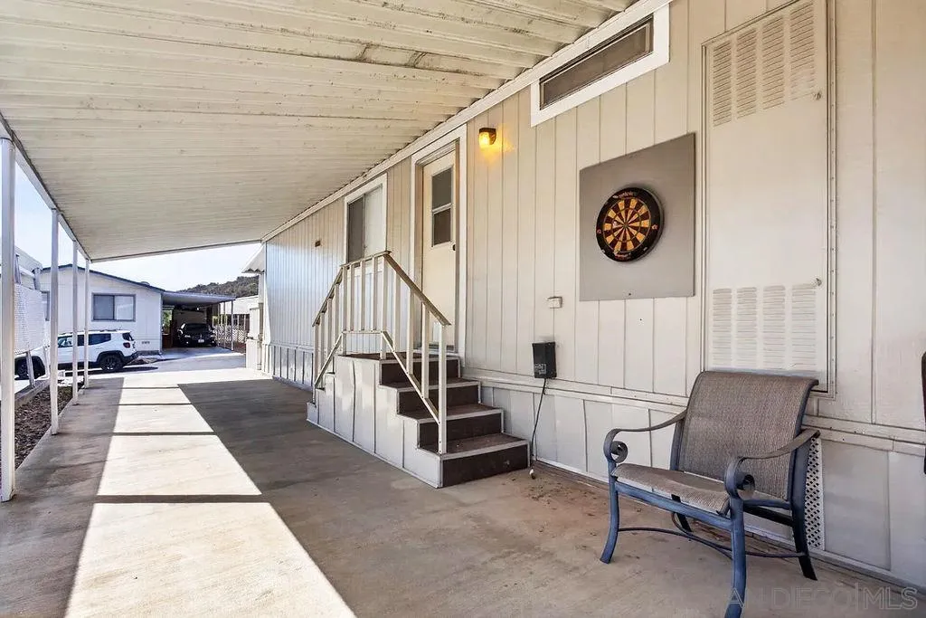 28890 Lilac Road Valley Center, CA 92082 - Photo 4 of 26 Gallery Image 4