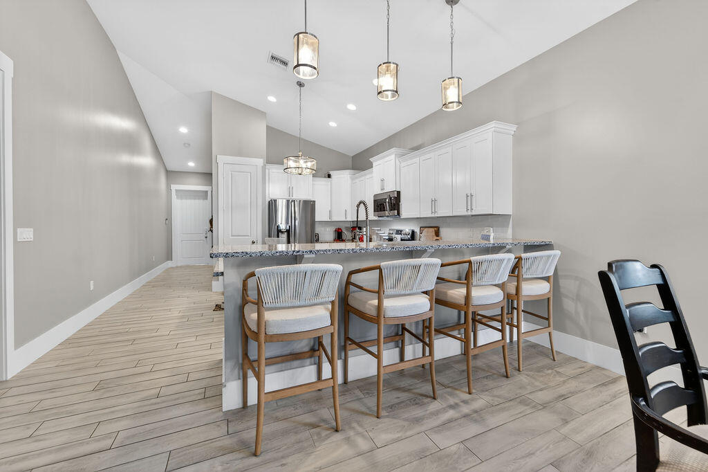 443 Southeast Dolphin Drive Stuart, FL 34996 - Photo 5 of 40 443sedolphindrive_25