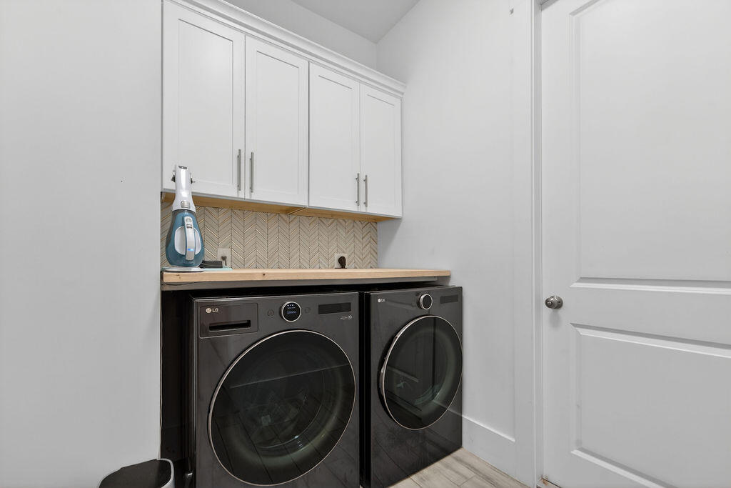 443 Southeast Dolphin Drive Stuart, FL 34996 - Photo 10 of 40 443sedolphindrive_38