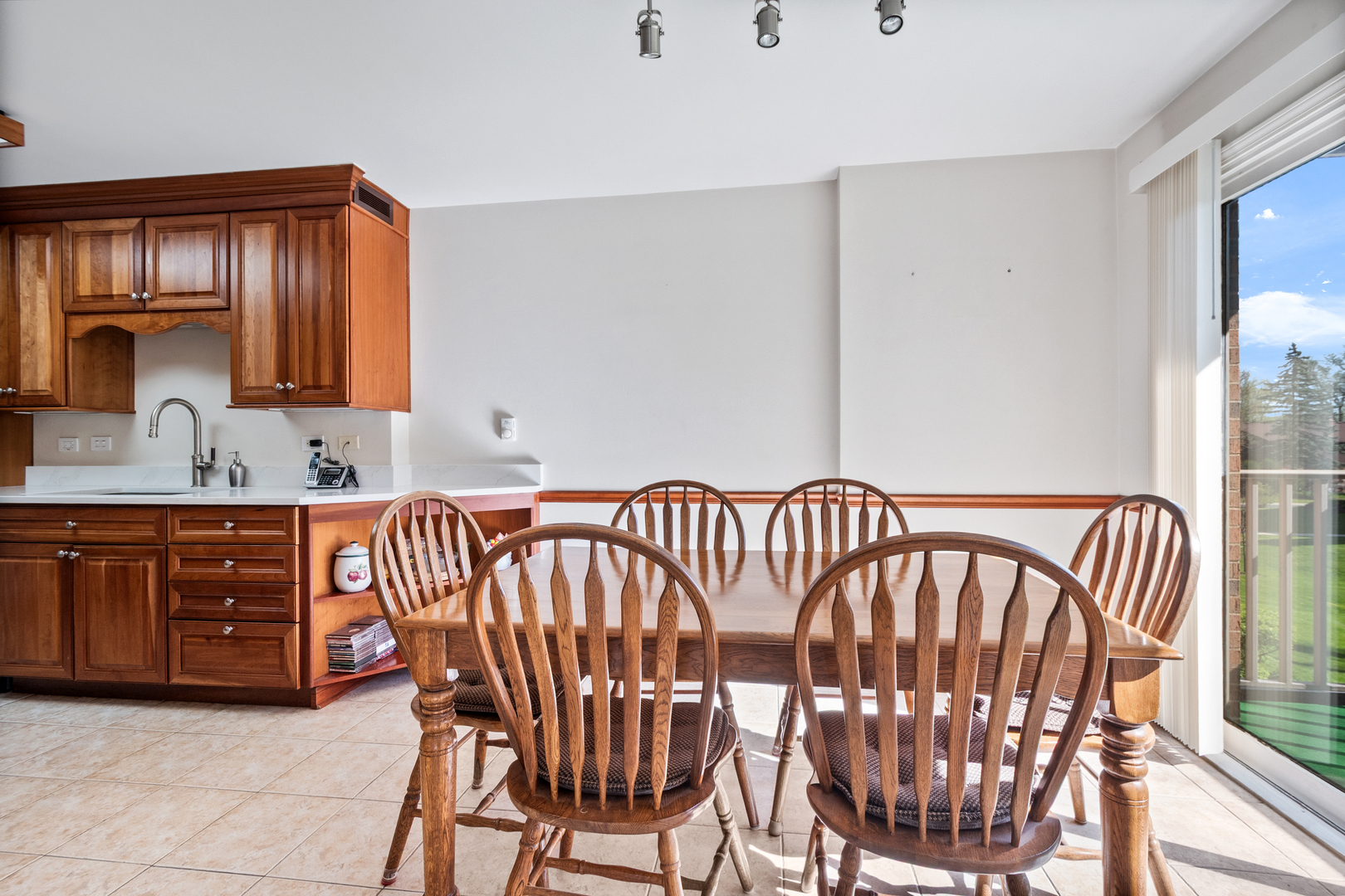 22 Park Lane, Unit 204 Park Ridge, IL 60068 - Photo 13 of 31