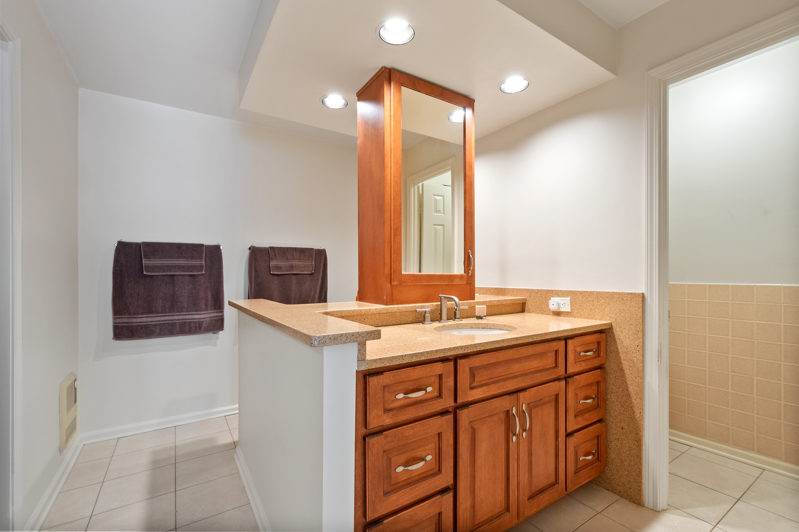 22 Park Lane, Unit 204 Park Ridge, IL 60068 - Photo 17 of 31