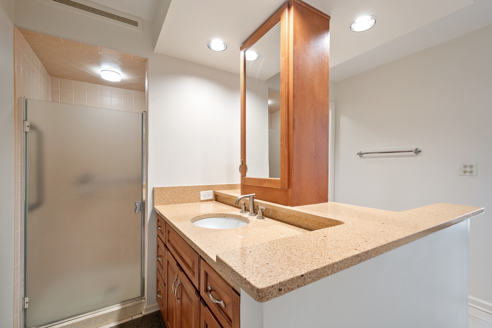 22 Park Lane, Unit 204 Park Ridge, IL 60068 - Photo 18 of 31
