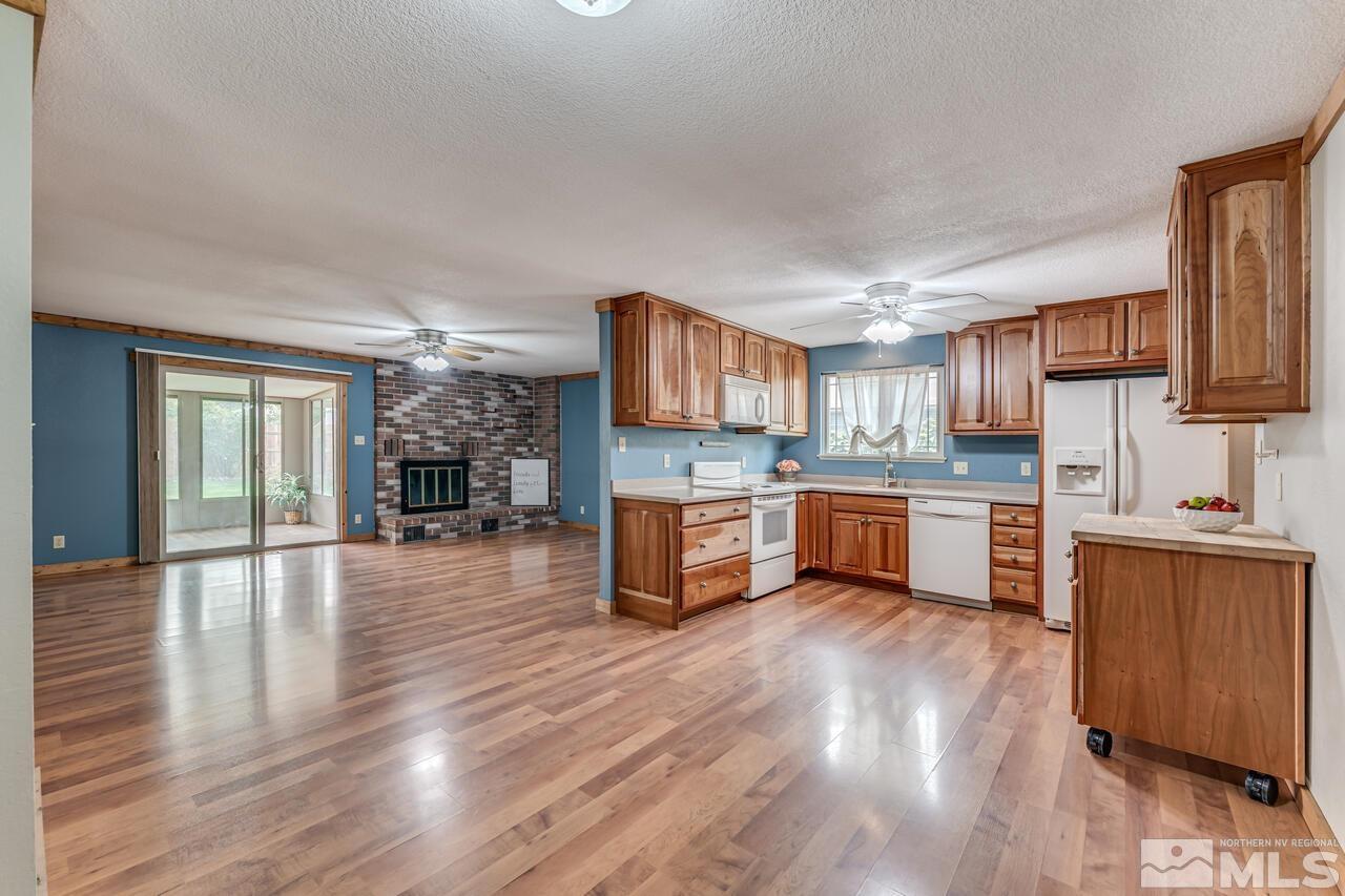 4310 Houston Drive Reno, NV 89502 - Photo 3 of 27 Photo 3