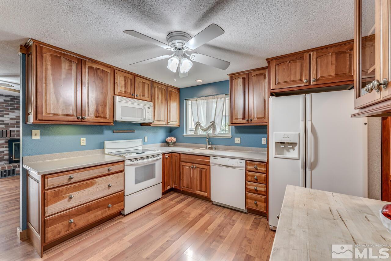 4310 Houston Drive Reno, NV 89502 - Photo 4 of 27 Photo 4