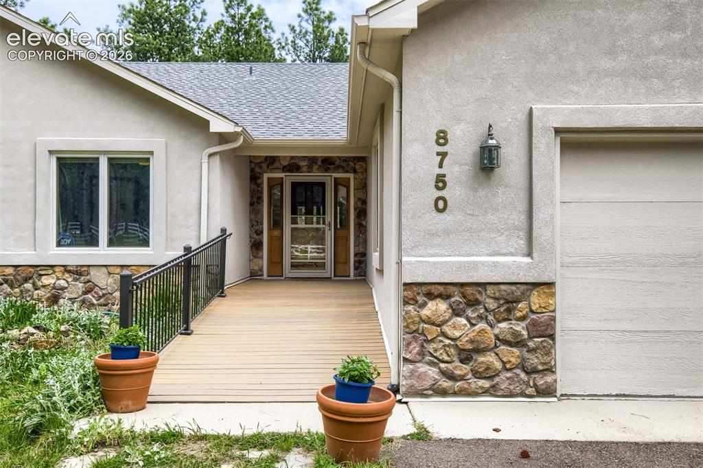 8750 Tannenbaum Road Colorado Springs, CO 80908 - Photo 3 of 39