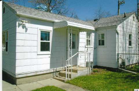 721 Addison Street Adrian, MI 49221 - Photo 5 of 6 20398764-4.JPG