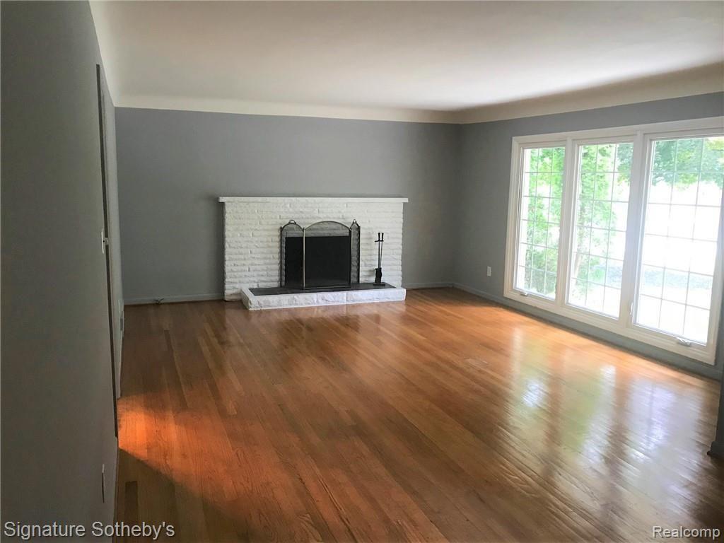 28512 Quail Hollow Road Farmington Hills, MI 48331 - Photo 2 of 28