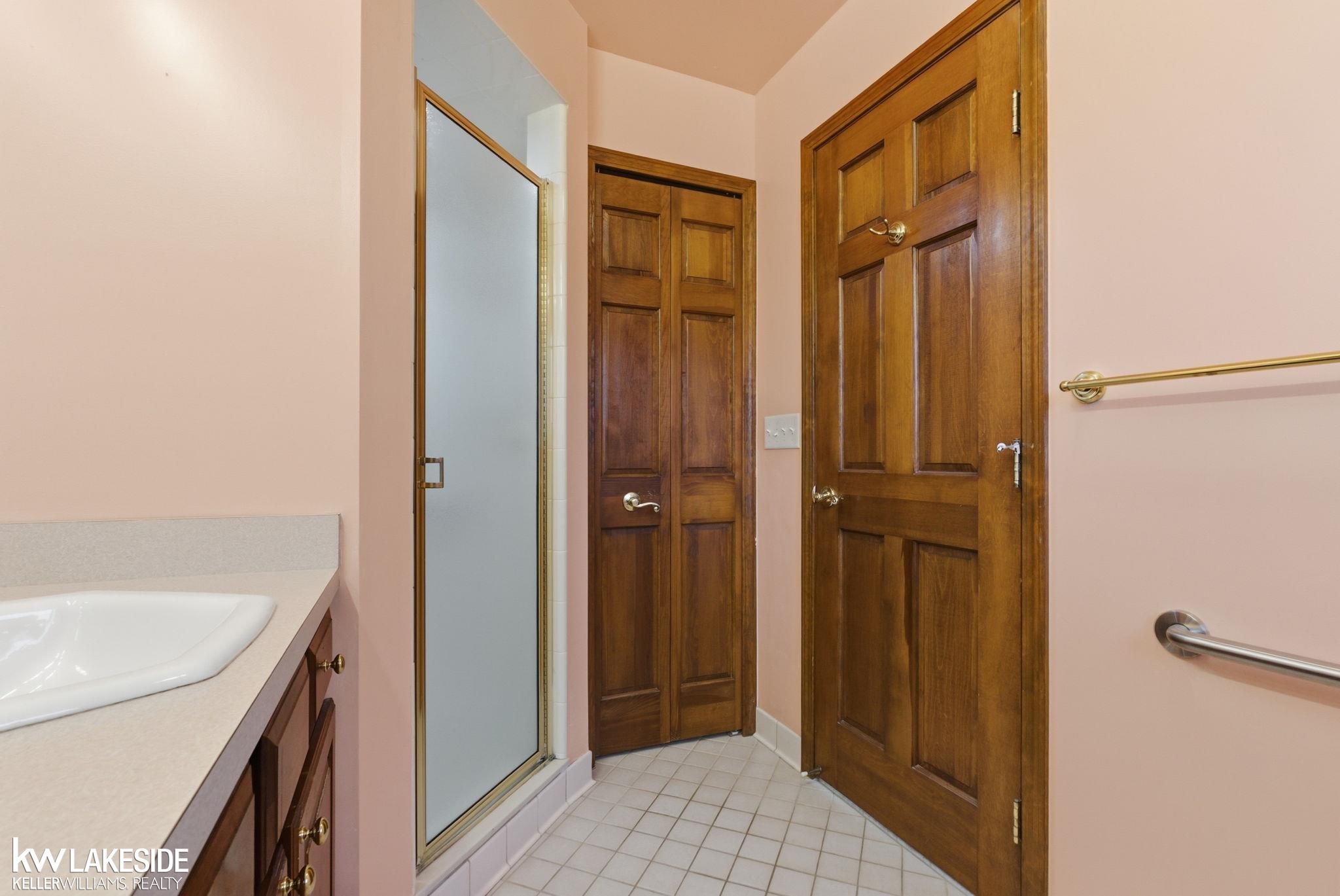 140 Kenyon Road Algonac, MI 48001 - Photo 22 of 42 50195247-2c1639fb-7145-416d-8ad5-3257ce17aaa7.JPG
