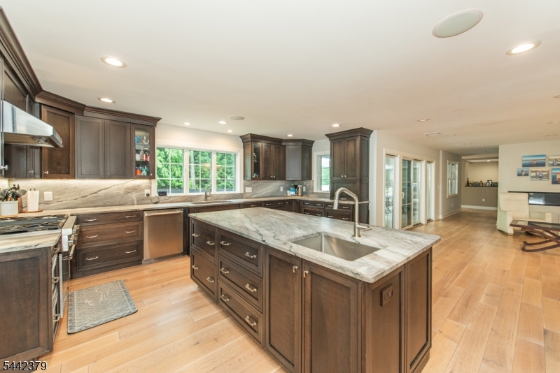 57 Coventry Road Wayne, NJ 07470 - Photo 12 of 35
