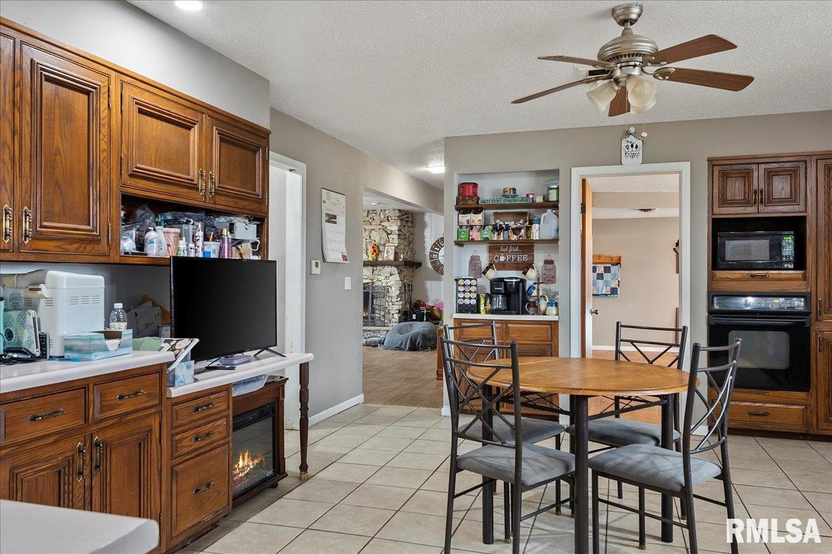 10551 Breckenridge Road Rochester, IL 62563 - Photo 12 of 47