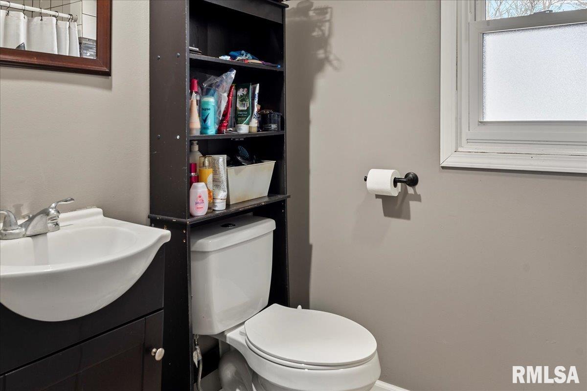 10551 Breckenridge Road Rochester, IL 62563 - Photo 20 of 47