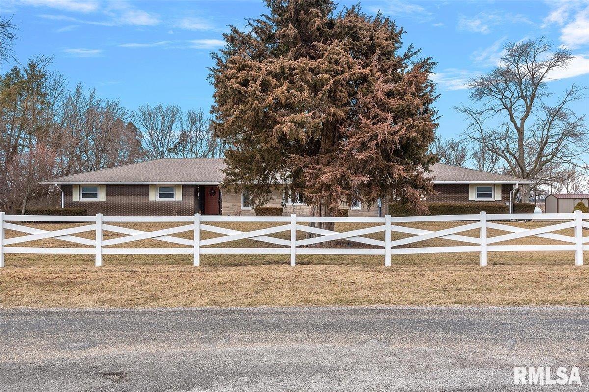 10551 Breckenridge Road Rochester, IL 62563 - Photo 3 of 47