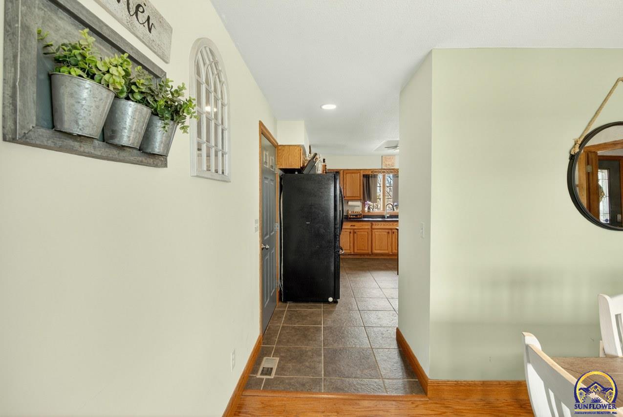 11490 218 Road Holton, KS 66436 - Photo 13 of 60