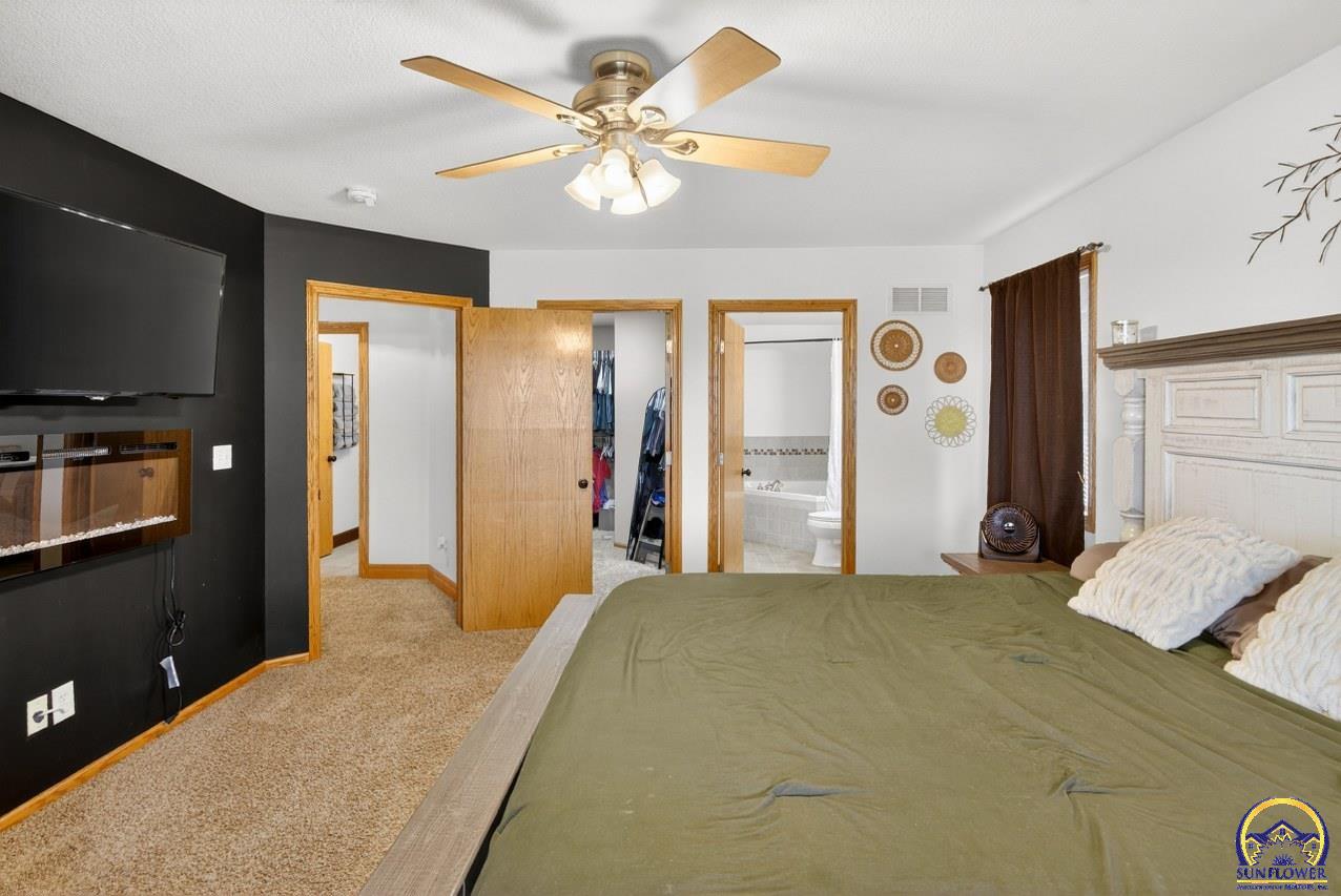 11490 218 Road Holton, KS 66436 - Photo 25 of 60