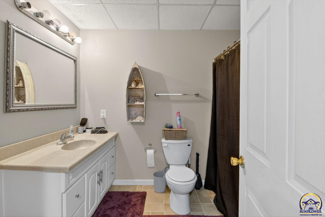 11490 218 Road Holton, KS 66436 - Photo 32 of 60