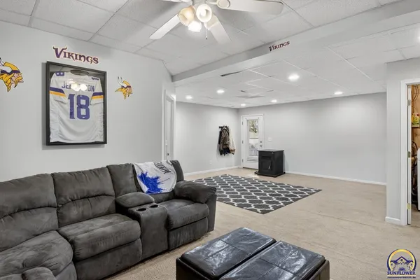 $449,750 | 11490 218 Road, Holton, KS 66436