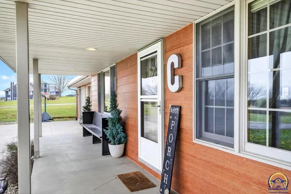 $449,750 | 11490 218 Road, Holton, KS 66436