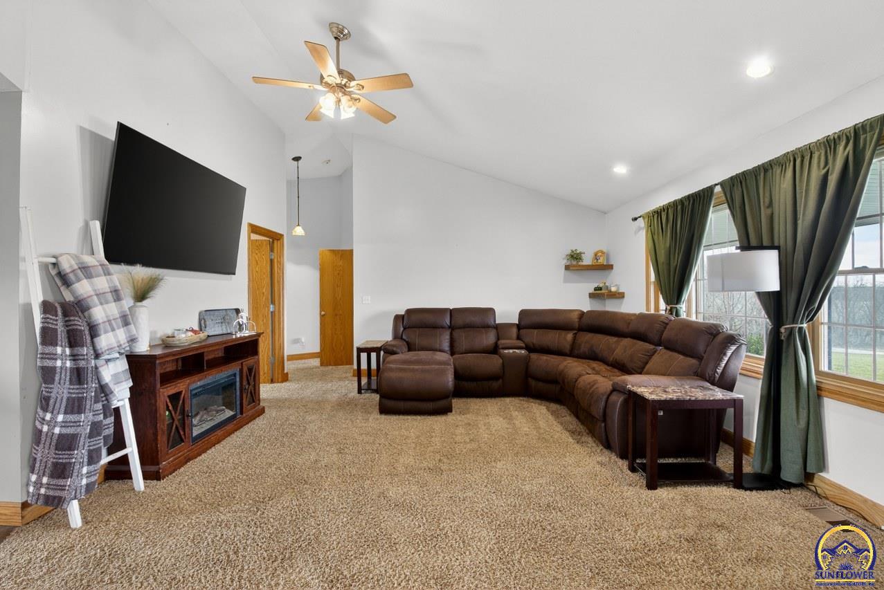 11490 218 Road Holton, KS 66436 - Photo 9 of 60