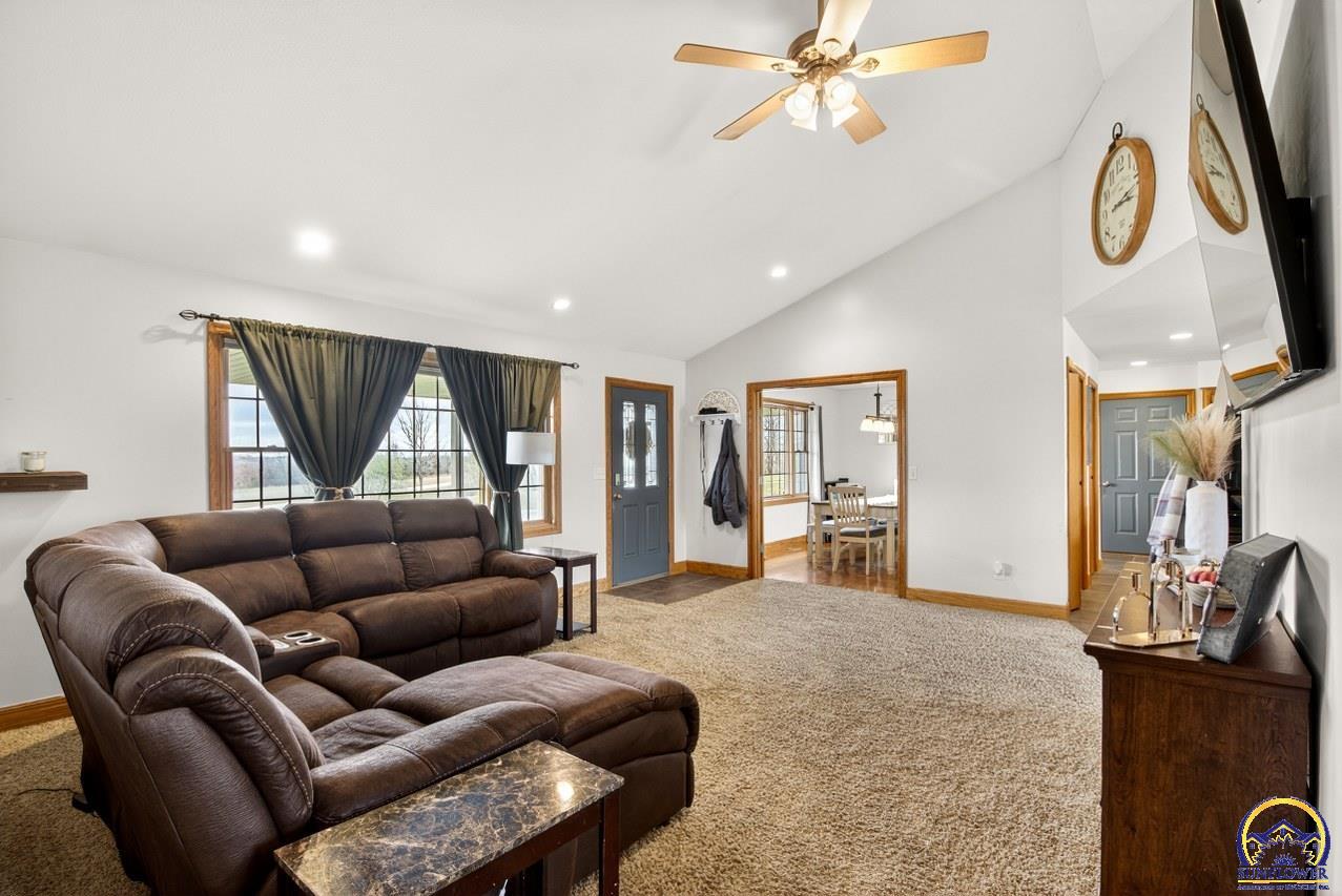 11490 218 Road Holton, KS 66436 - Photo 10 of 60