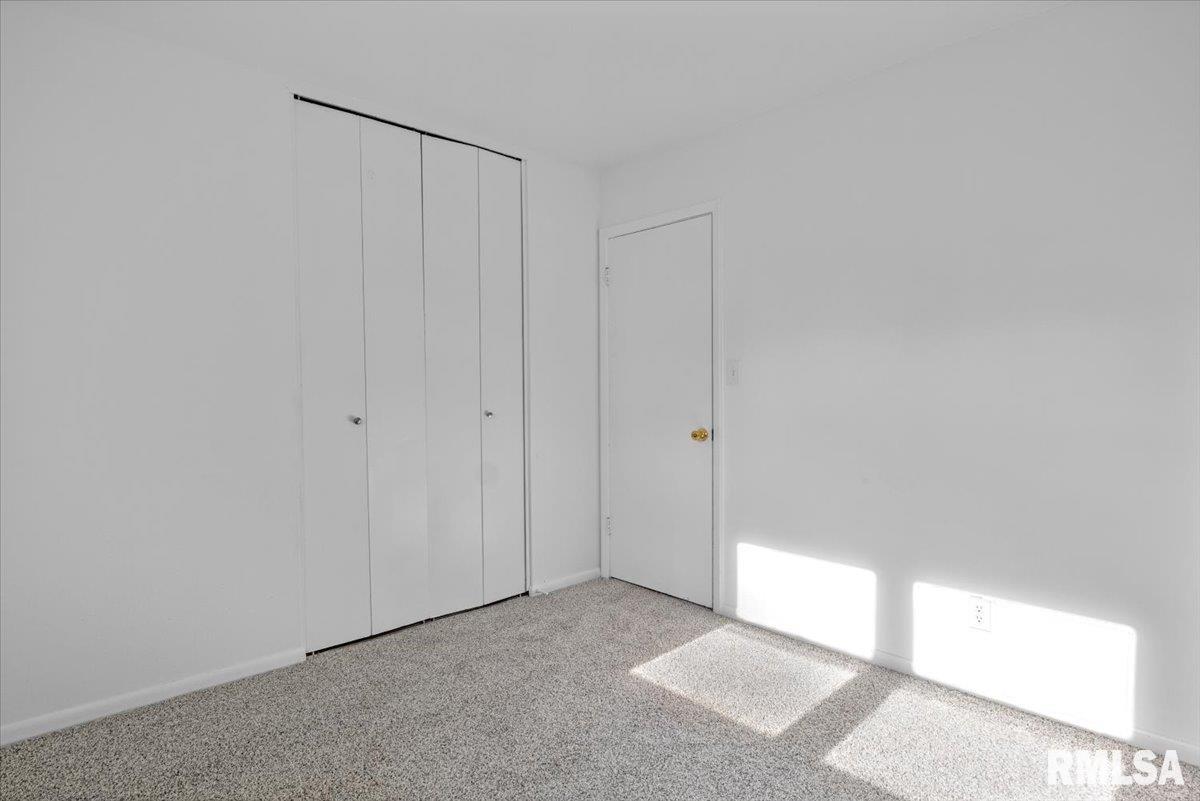 1820 Fairmont Drive Springfield, IL 62702 - Photo 21 of 26